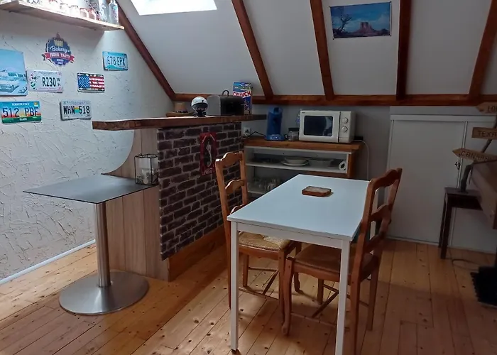 Campagnarde Du Grès Rouge De