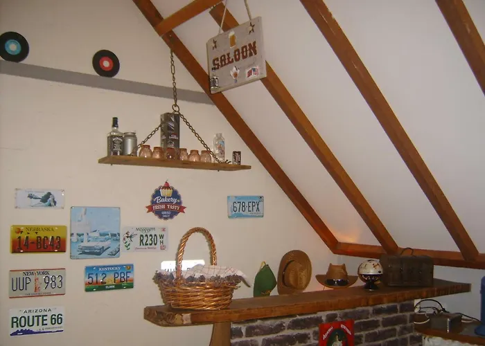 Campagnarde Du Grès Rouge De